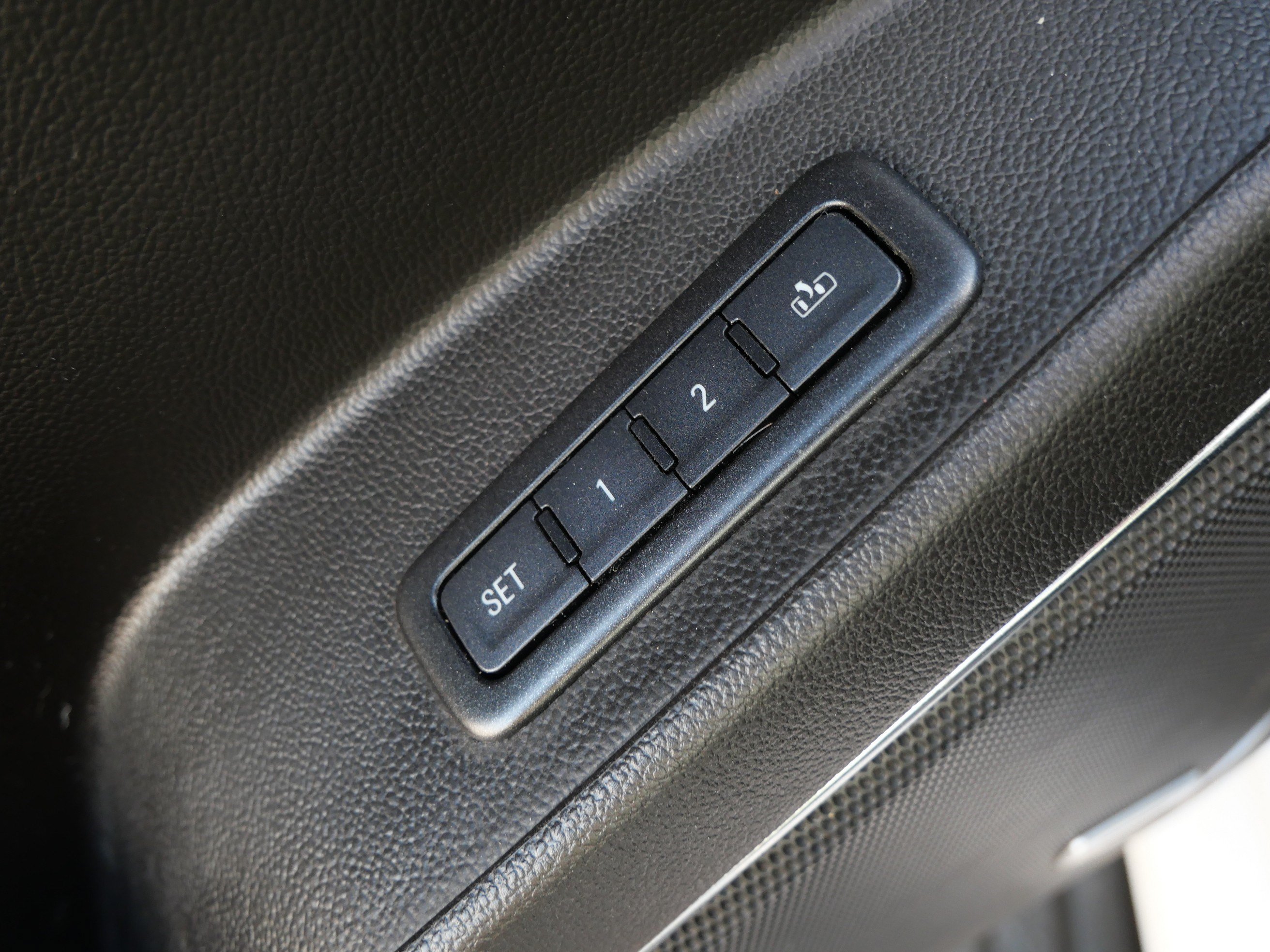 Used 2015 Chevrolet Suburban LTZ AWD/4WD image 27