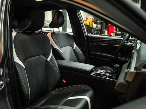 Used 2025 Toyota Camry SE image 14