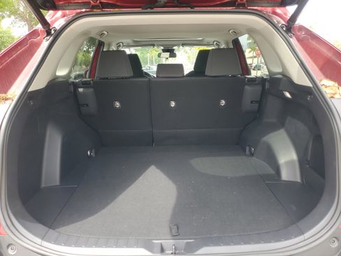 Used 2023 Toyota RAV4 XLE w/ Convenience Package image 9