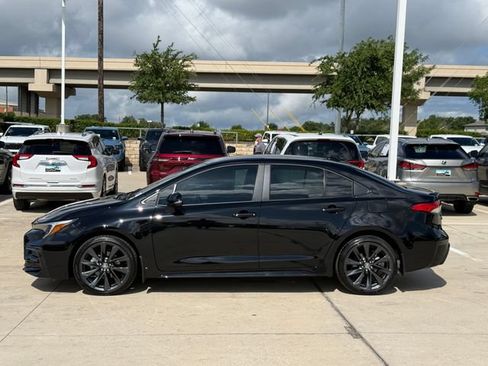 Used 2026 Toyota Corolla SE FWD image 4