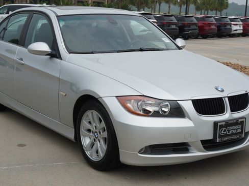 Used 2006 BMW 325i Sedan RWD image 3