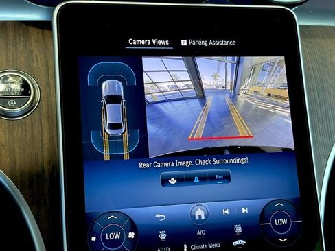 Used 2025 Mercedes-Benz C 300 Sedan image 23