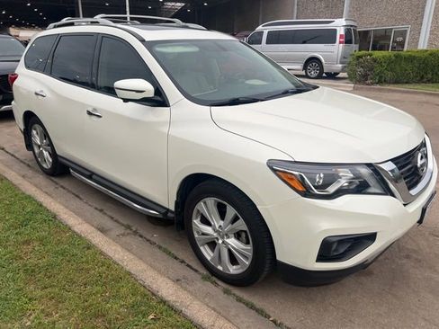 Used 2019 Nissan Pathfinder SL w/ SL Premium Package FWD image 1