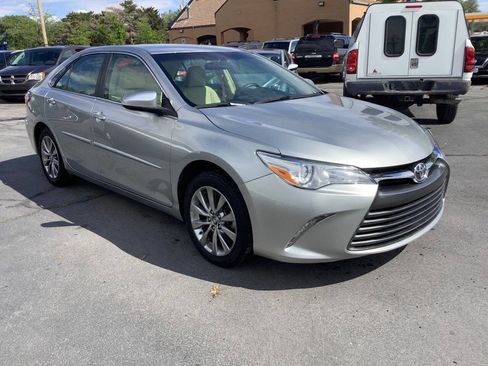 Used 2017 Toyota Camry XLE FWD image 7