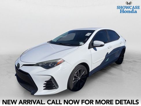 Used 2018 Toyota Corolla SE w/ Carpet Mat Package (TMS) FWD image 2