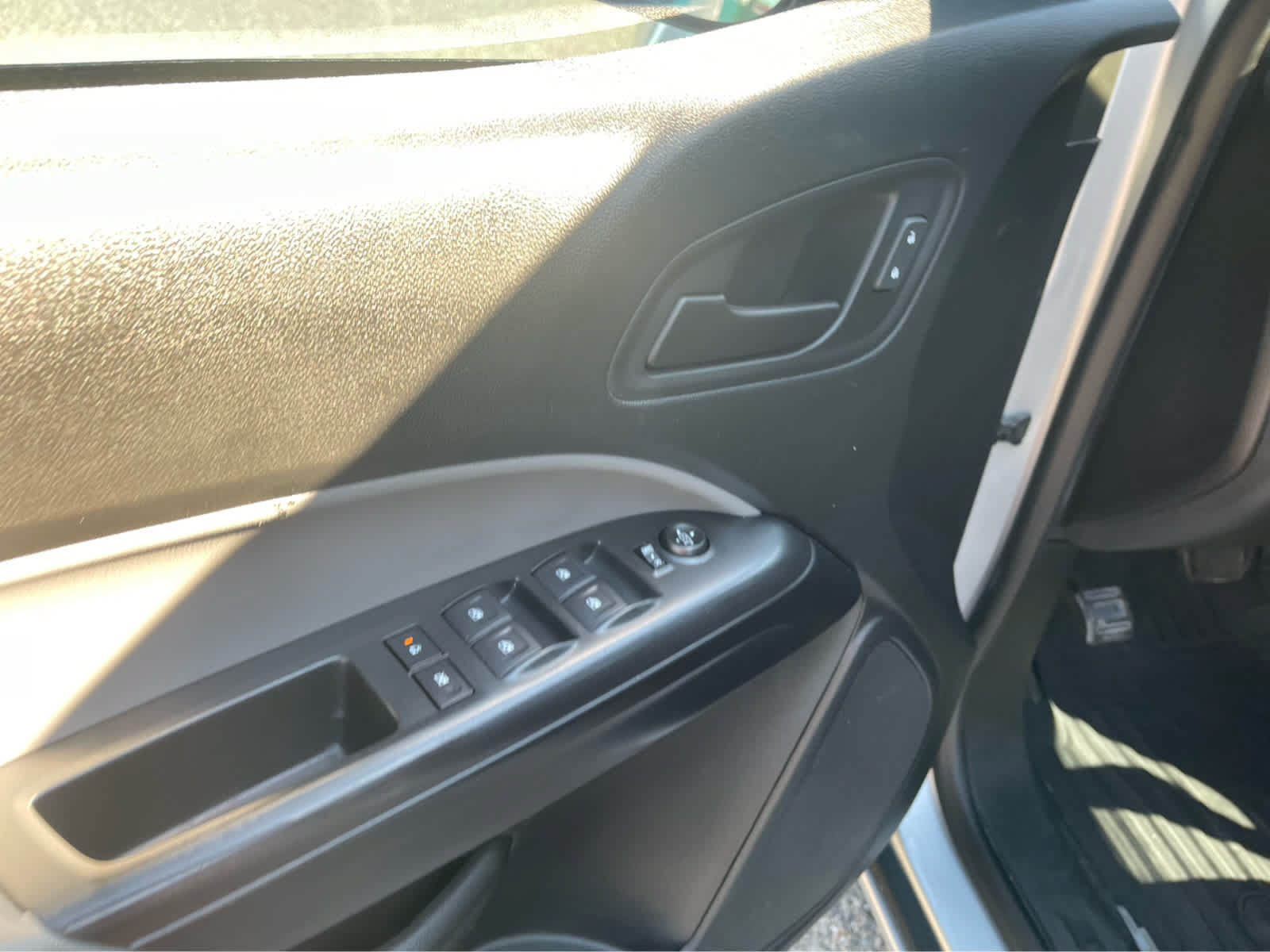 Used 2019 Chevrolet Colorado W/T w/ Custom Special Edition RWD image 11