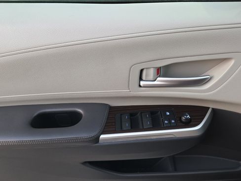 Used 2021 Toyota Sienna XLE image 19