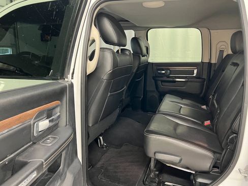 Used 2015 RAM 2500 Laramie w/ Cold Weather Group AWD/4WD image 9