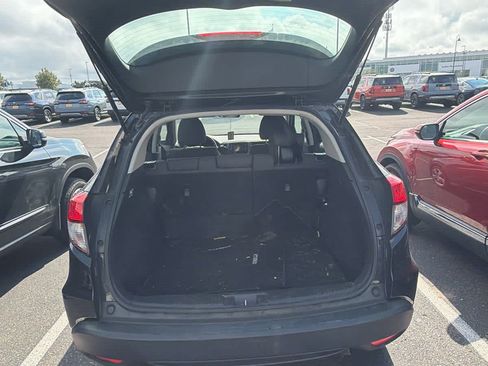 Used 2019 Honda HR-V LX image 6