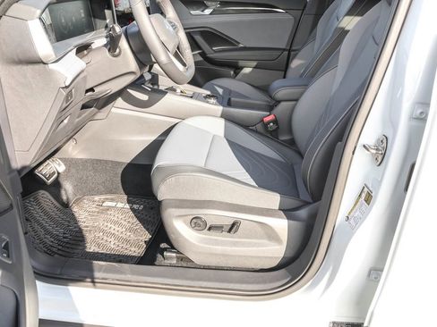 New 2025 Volkswagen Tiguan SE R-Line image 21