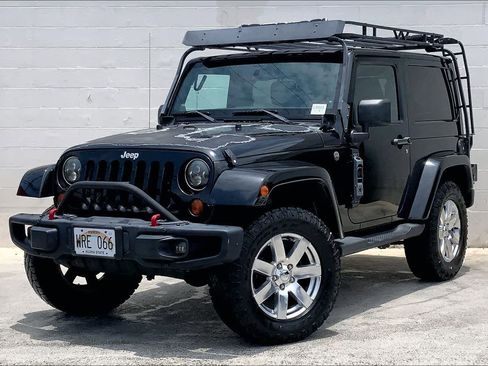 Used 2013 Jeep Wrangler Sahara w/ Connectivity Group AWD/4WD image 1