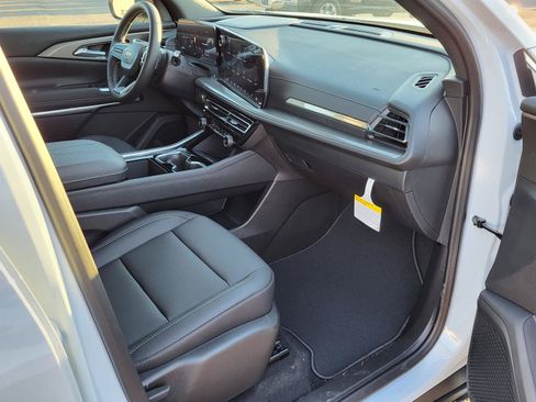 New 2026 Chevrolet Traverse LT FWD image 9