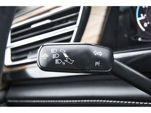 Used 2024 Volkswagen Atlas SE w/ Black Wheel Package image 22