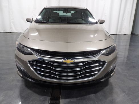 Used 2022 Chevrolet Malibu LT FWD image 2