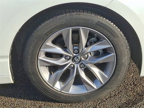 Used 2019 Toyota Avalon XLE image 8