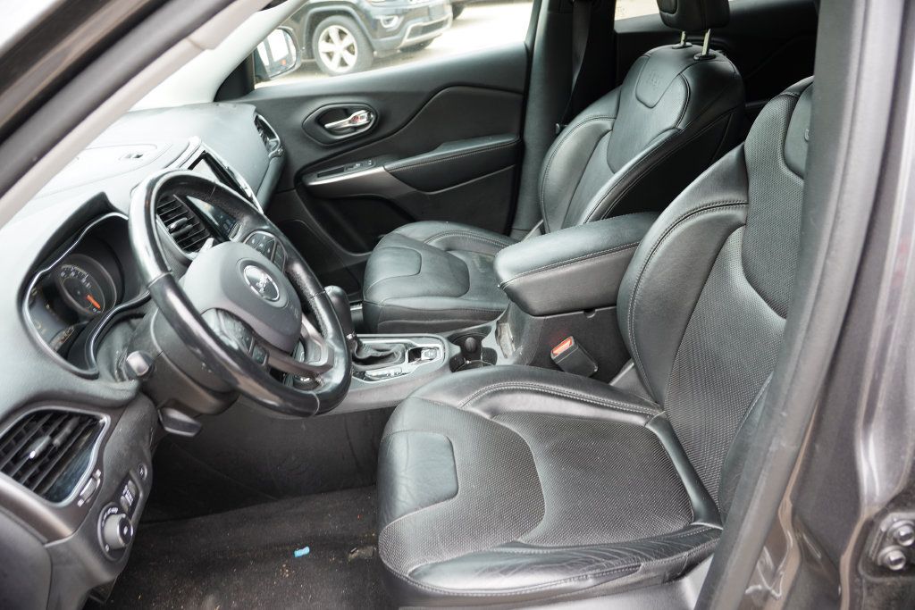 Used 2019 Jeep Cherokee Limited AWD/4WD image 4