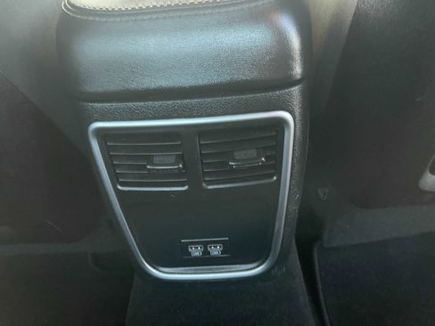 Used 2019 Dodge Charger GT image 12