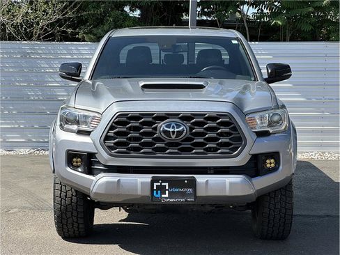 Used 2018 Toyota Tacoma TRD Sport AWD/4WD image 7