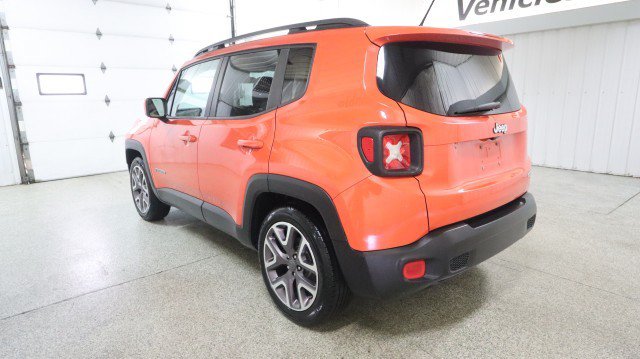 Used 2015 Jeep Renegade Latitude FWD image 3