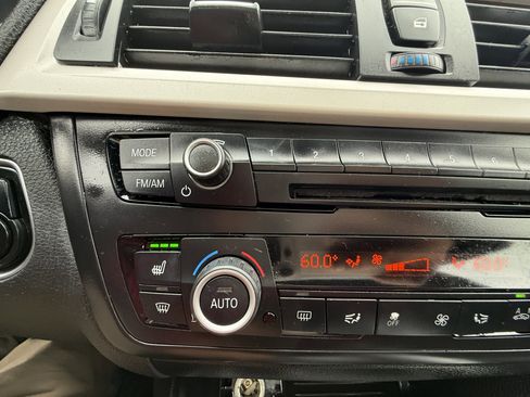 Used 2015 BMW 320i Sedan image 28