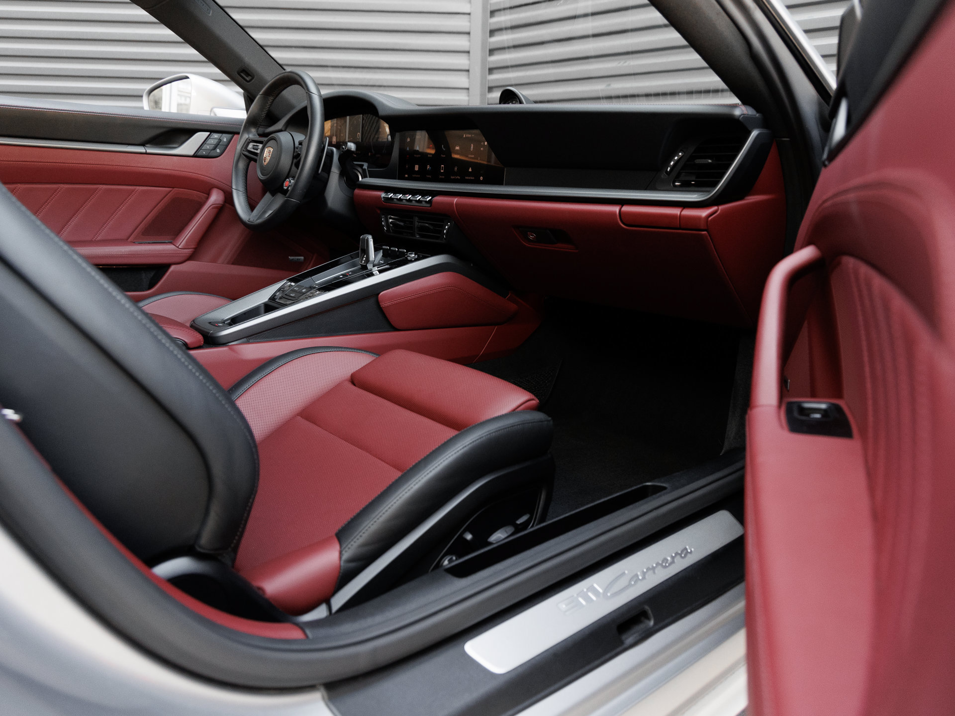 Certified 2025 Porsche 911 Carrera RWD image 37