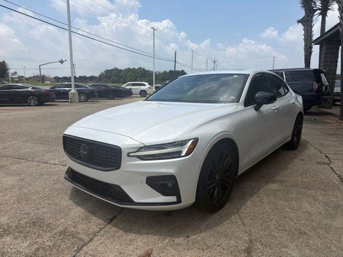 Used 2023 Volvo S60 B5 Plus FWD image 8