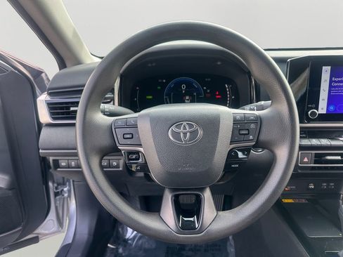 Used 2025 Toyota Camry LE FWD image 12