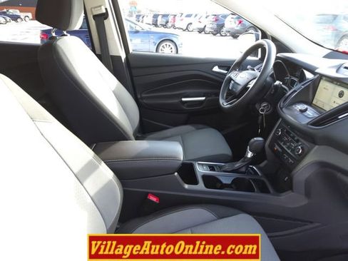 Used 2017 Ford Escape SE w/ Equipment Group 201A image 28