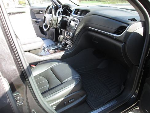 Used 2017 Chevrolet Traverse Premier image 20
