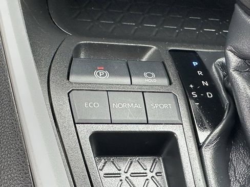 Used 2023 Toyota RAV4 XLE image 28