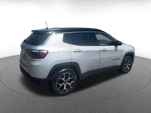 Used 2025 Jeep Compass Limited AWD/4WD image 15