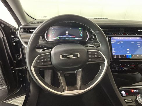 Used 2023 Jeep Grand Cherokee 4WD 4xe w/ Luxury Tech Group II image 16
