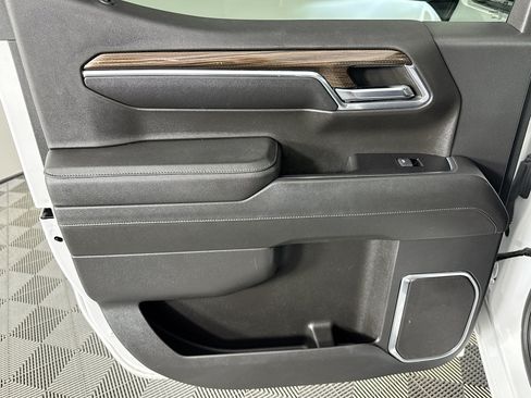 Used 2023 Chevrolet Silverado 1500 LT AWD/4WD image 23