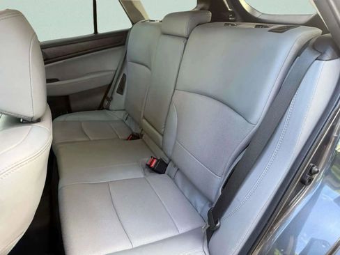 Used 2018 Subaru Outback 2.5i Limited image 19