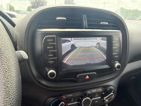 Used 2020 Kia Soul LX FWD image 13