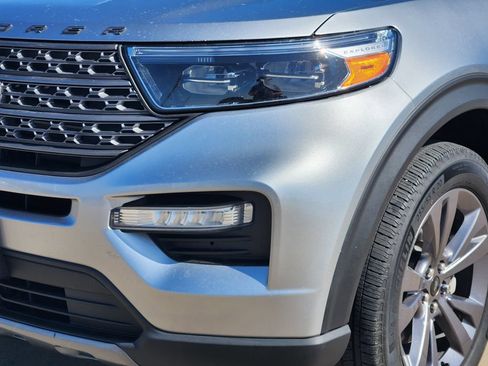Certified 2024 Ford Explorer XLT w/ Equipment Group 202A AWD/4WD image 8