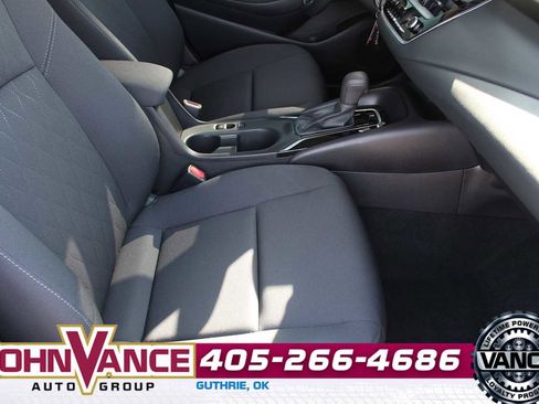Used 2026 Toyota Corolla LE FWD image 17