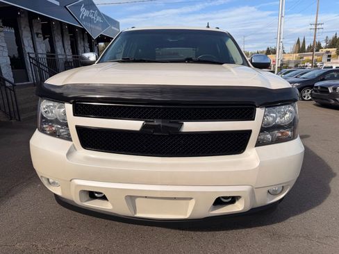 Used 2013 Chevrolet Avalanche LTZ image 3