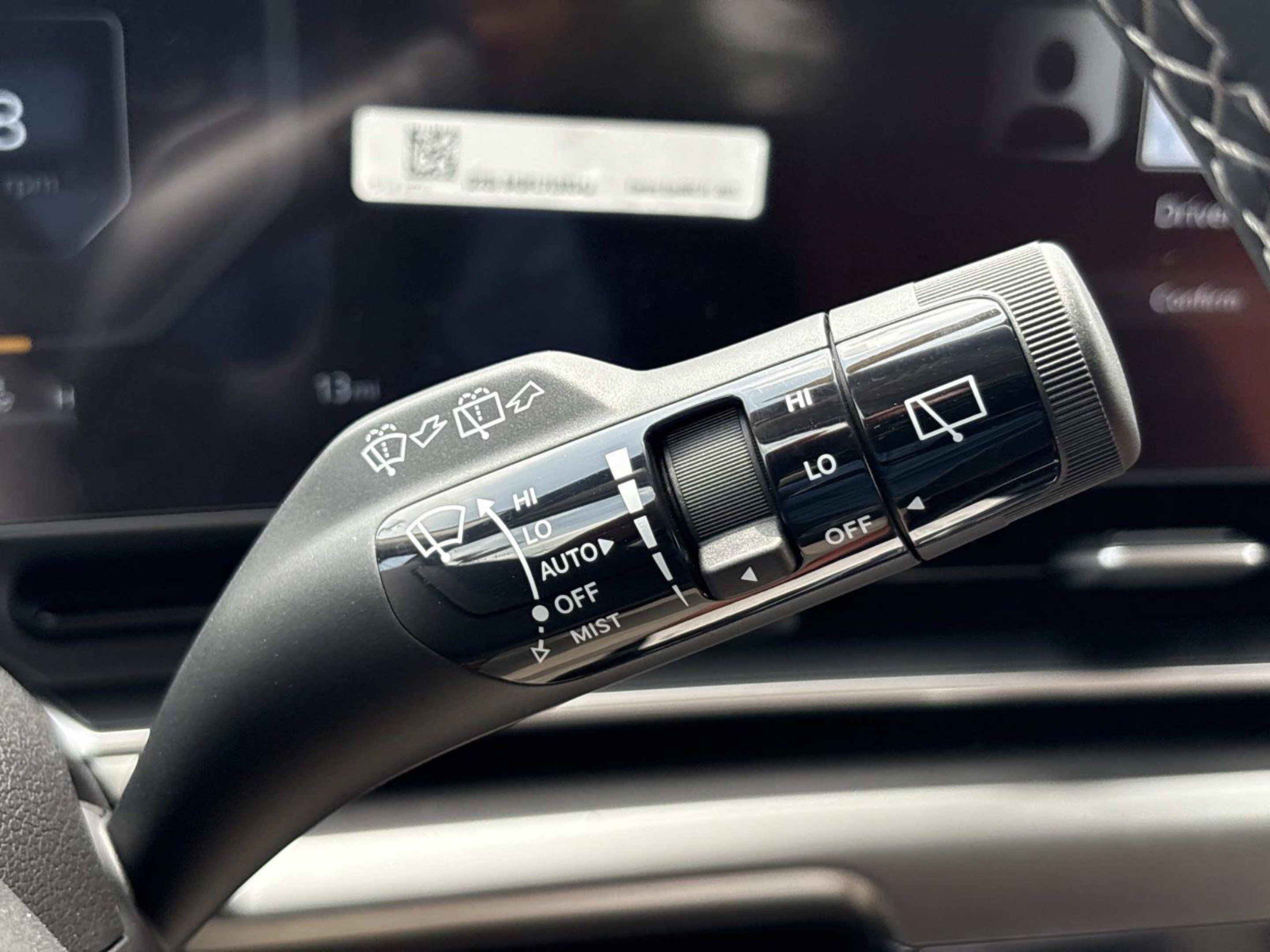 New 2027 Kia Carnival SX w/ Dark Edition Package FWD image 29