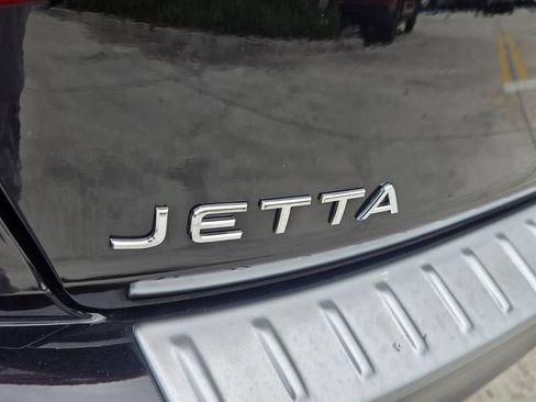 Used 2024 Volkswagen Jetta SE w/ Panoramic Sunroof Package FWD image 14