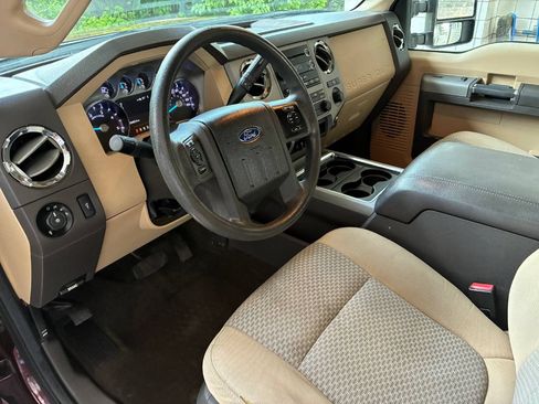 Used 2016 Ford F250 XLT w/ XLT Premium Package AWD/4WD image 10