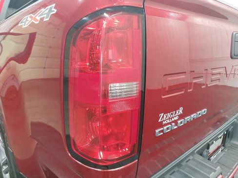Used 2022 Chevrolet Colorado LT w/ LT Convenience Package AWD/4WD image 35