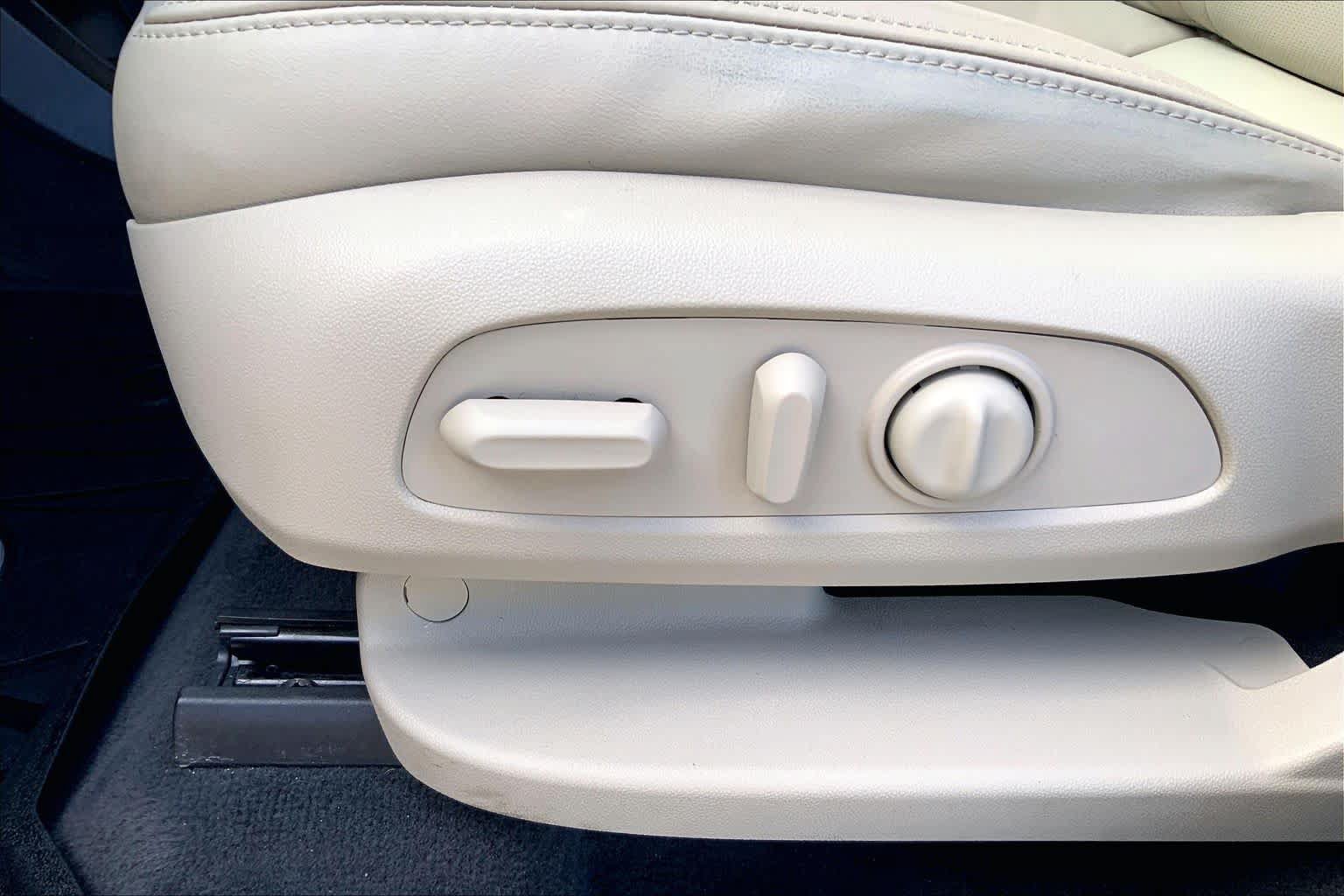 Used 2020 Buick Enclave Essence FWD image 14
