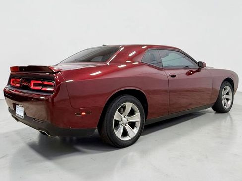 Used 2019 Dodge Challenger SXT RWD image 18