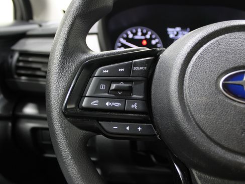 Used 2025 Subaru Crosstrek 2.0i Premium image 10