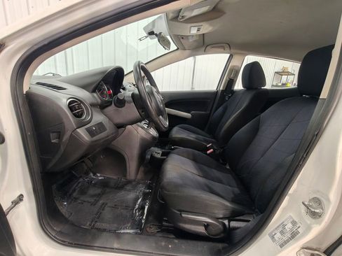 Used 2014 MAZDA MAZDA2 Sport FWD image 23