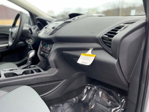 Used 2018 Ford Escape SE image 41