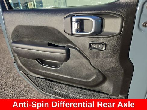 New 2025 Jeep Gladiator Sport image 41