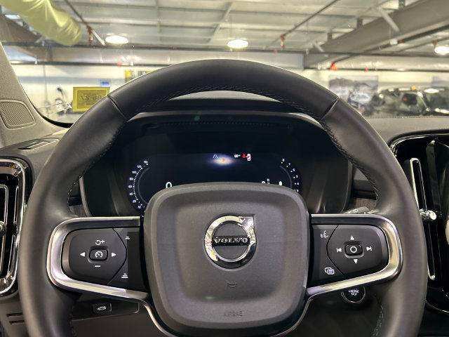 Used 2023 Volvo XC40 B5 Plus w/ Climate Package AWD/4WD image 12