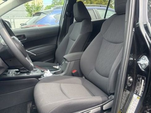 Used 2026 Toyota Corolla Cross LE FWD image 3